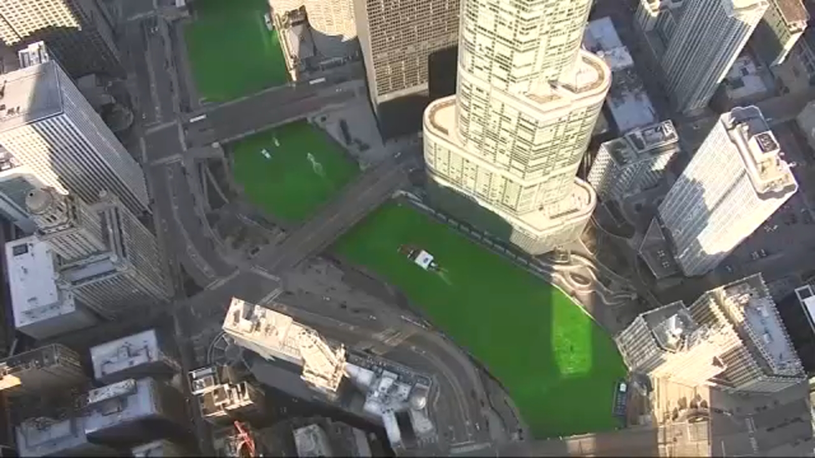 Chicago River dyeing 2021: Green makes appearance for toned down St. Patrick's Day celebrations