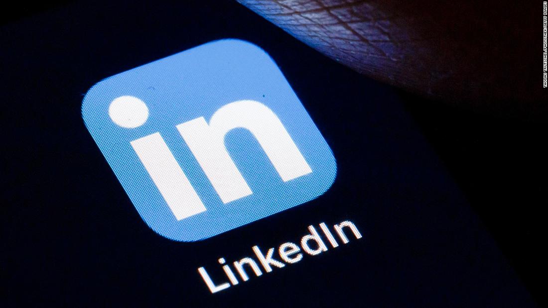 LinkedIn suspends new sign-ups in China