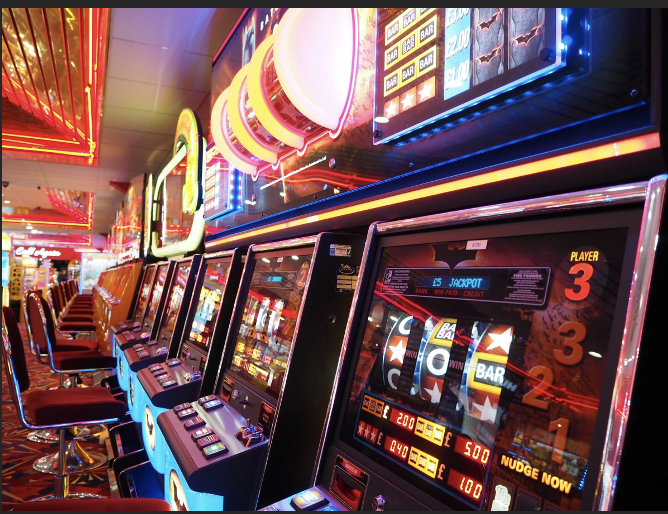 Online Slots Vs. Land-based Slot Machines – Which Is Better?